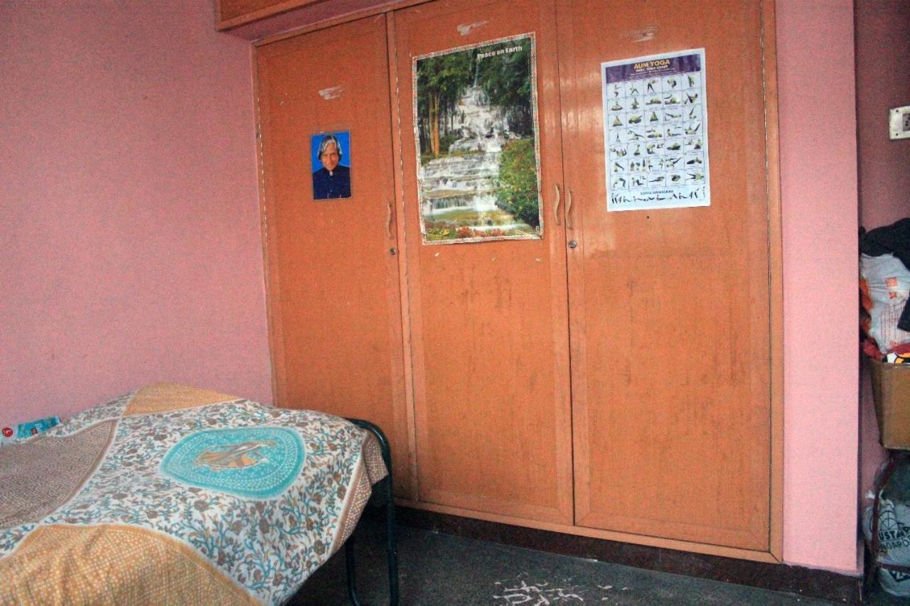 Vadapalani House Apartment *
